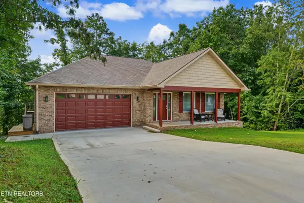 898 Hillside Lane, Lenoir City, TN 37771