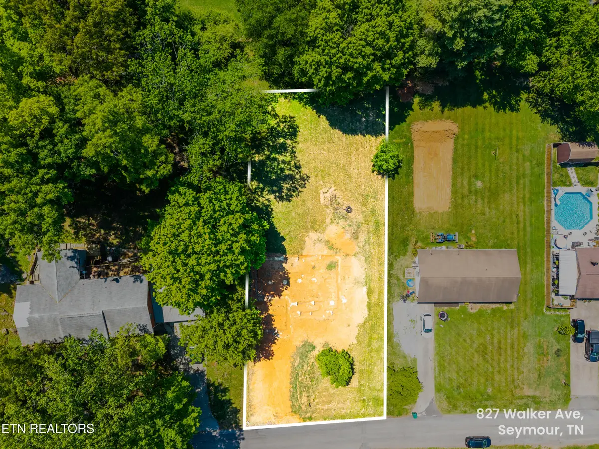 827 Walker Ave, Seymour, TN 37865 - #1