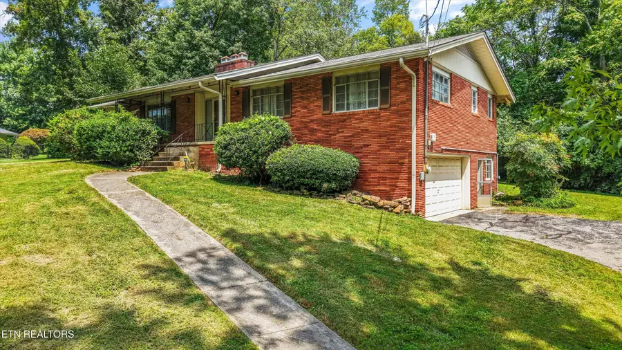 210 Sutton Lane, Knoxville, TN 37909 - #3