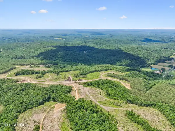Nydeck Rd, Robbins, TN 37852