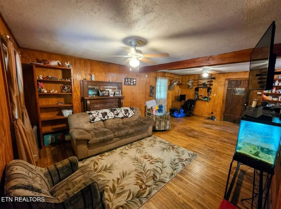 301 Joe Barnett Rd, Jamestown, TN 38556 - #2