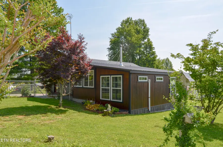 28 Cottage St, Crossville, TN 38571 - #3