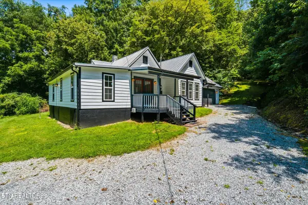 890 Indian Gap Rd, Sevierville, TN 37876