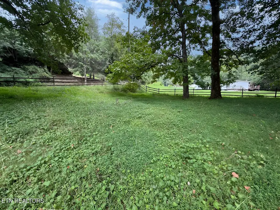 2750 Happy Hollow Rd, Sevierville, TN 37862 - #2