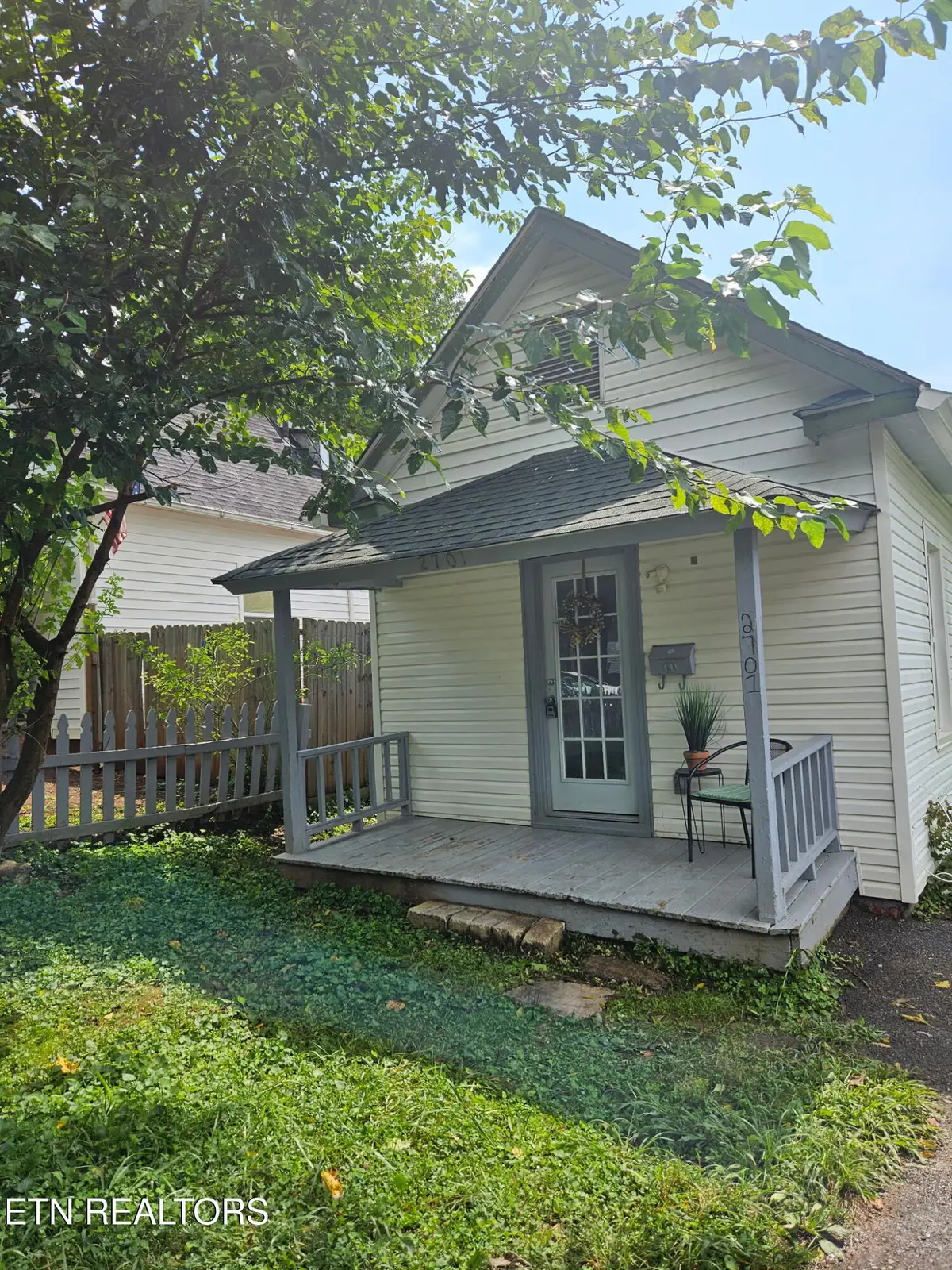 2701 Barton St, Knoxville, TN 37917 - #1