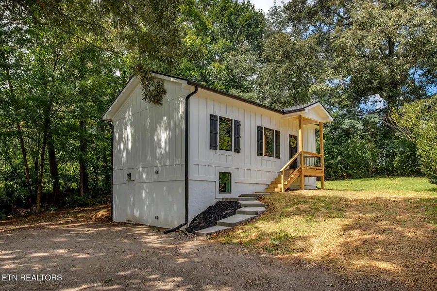 329 Old Emory Rd, Clinton, TN 37716 - #2