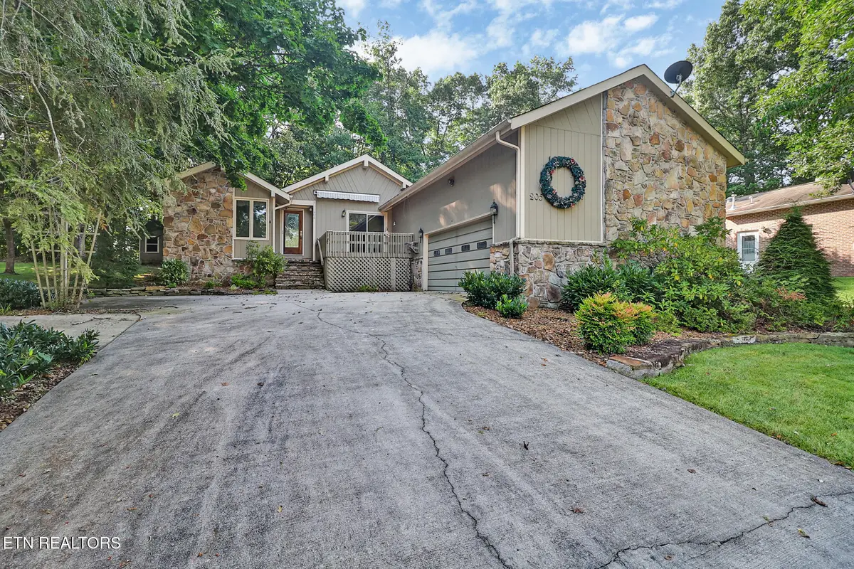 205 Lakewood Drive, Crossville, TN 38558 - #1