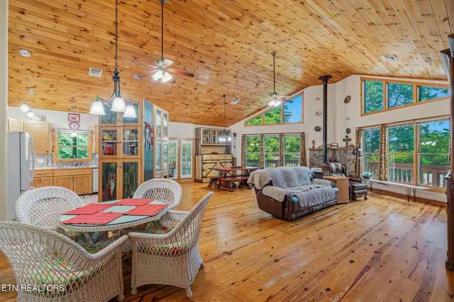 414 Shaddon Rd, Tellico Plains, TN 37385 - #3