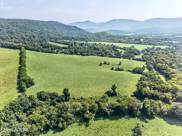 5210 Lowes Gap Rd, Pikeville, TN 37367