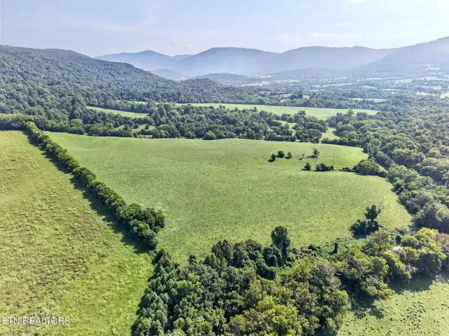5210 Lowes Gap Rd, Pikeville, TN 37367 - #2