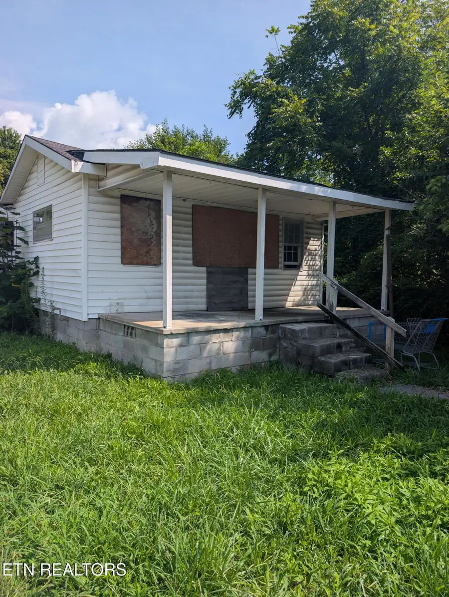 110 Danbury Ave, Middlesboro, KY 40965 - #2