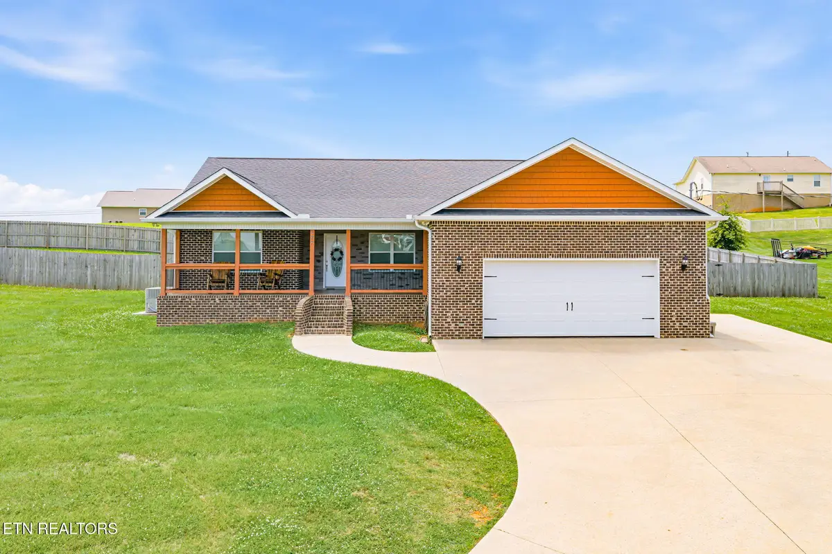 527 Low Valley Rd, Dandridge, TN 37725 - #1