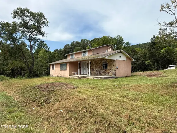 4915 E Raccoon Valley Drive, Powell, TN 37849