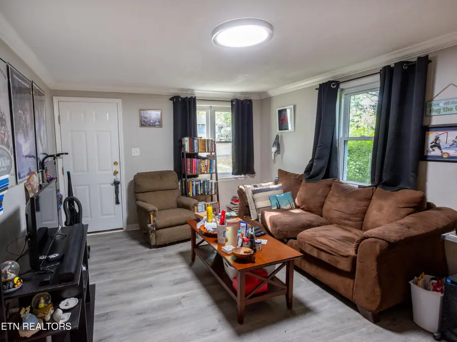 609 W Inskip Drive, Knoxville, TN 37912 - #3