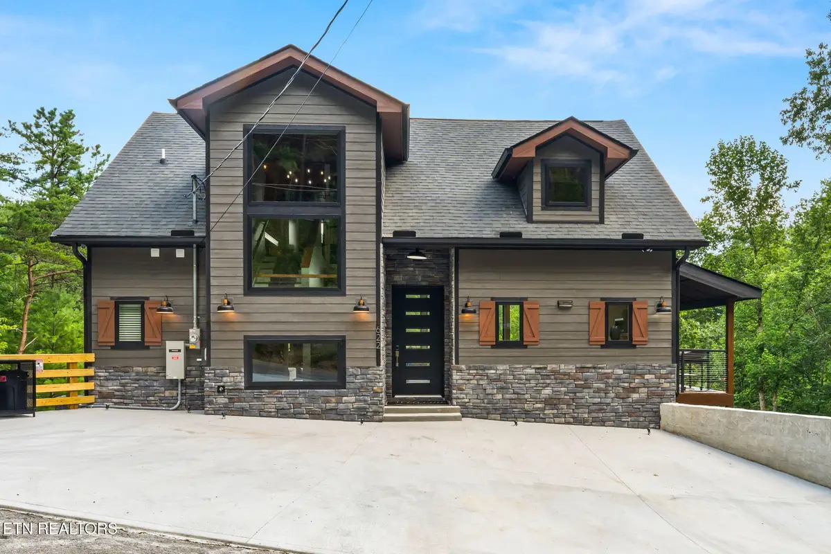 622 Coronation St, Gatlinburg, TN 37738 - #1