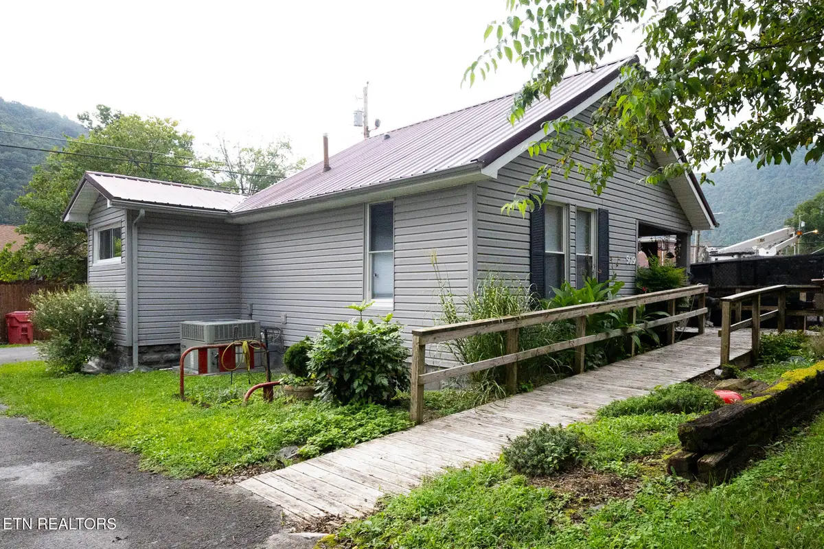 509 W Tennessee Ave, Pineville, KY 40977 - #1