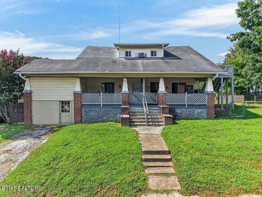 457 Cedar Ave, Knoxville, TN 37917 - #2