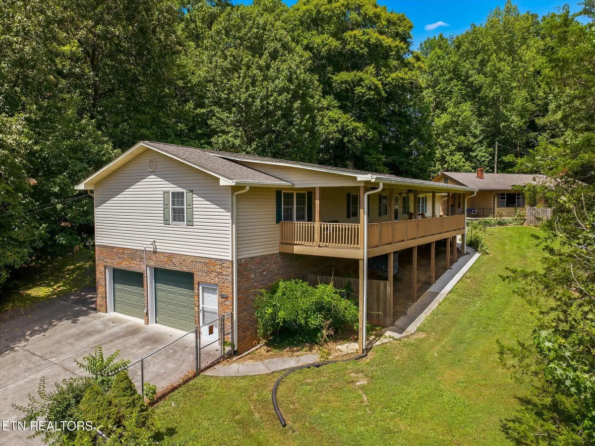 340/342 Bank St, Tellico Plains, TN 37385 - #1
