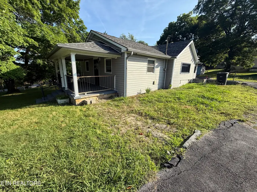 1703 Richardson St, Athens, TN 37303 - #2