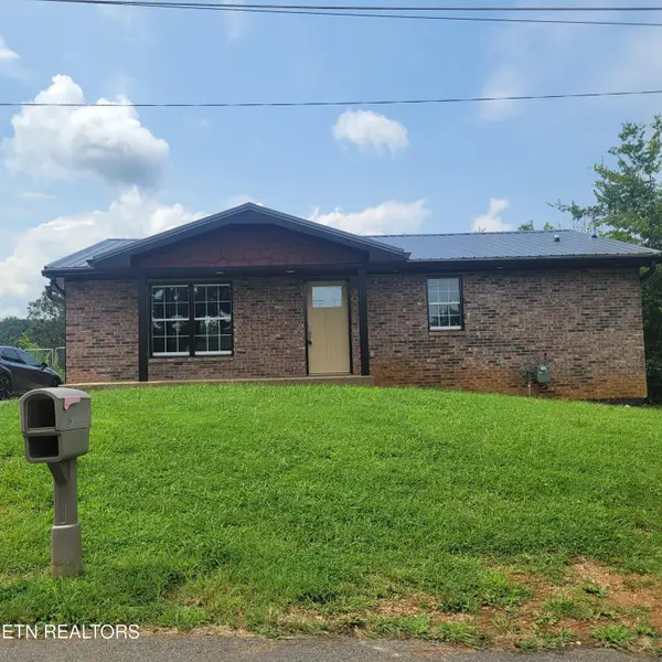 709 8th St, Newport, TN 37821