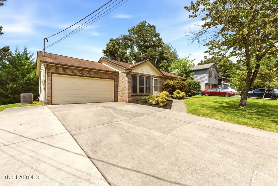 1409 Waynesboro Lane, Knoxville, TN 37923 - #2