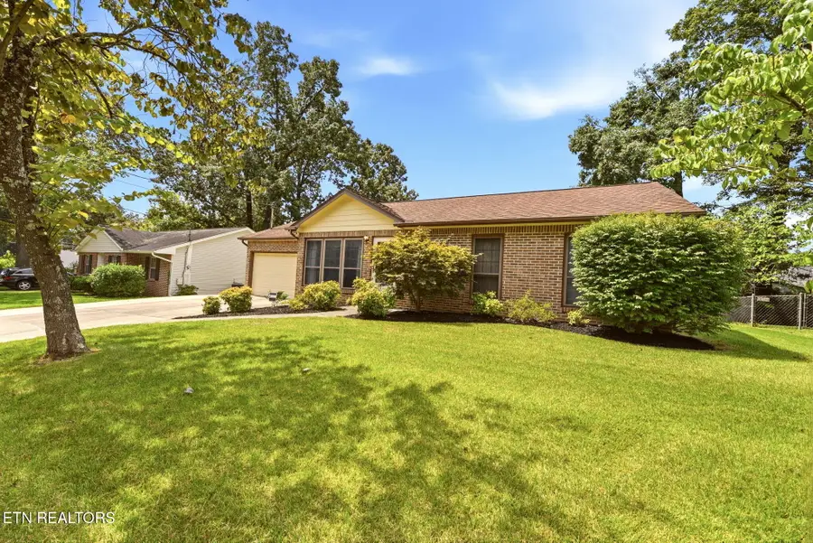 1409 Waynesboro Lane, Knoxville, TN 37923 - #3
