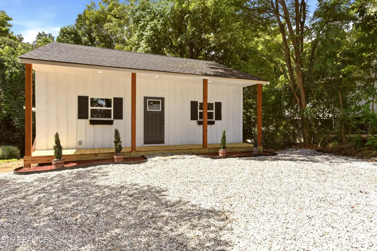 141 N Nevada Ave, Lafollette, TN 37766 - #1