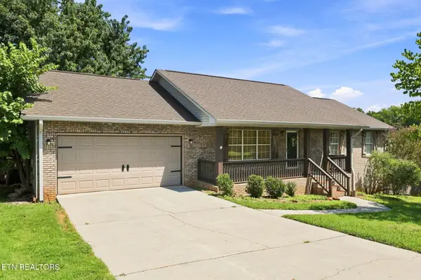 1109 Willow Creek Circle, Maryville, TN 37804