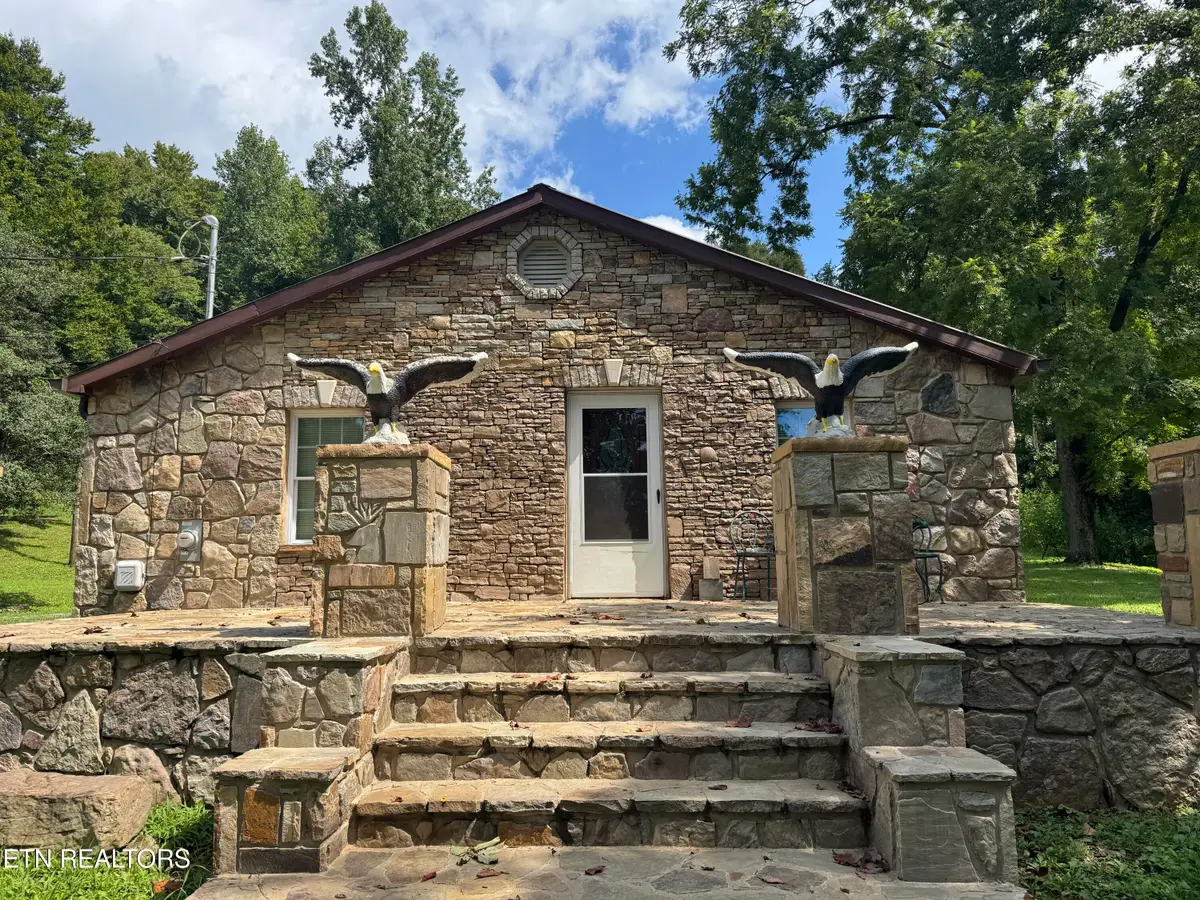 557 Half Moon Rd, Oliver Springs, TN 37840 - #1