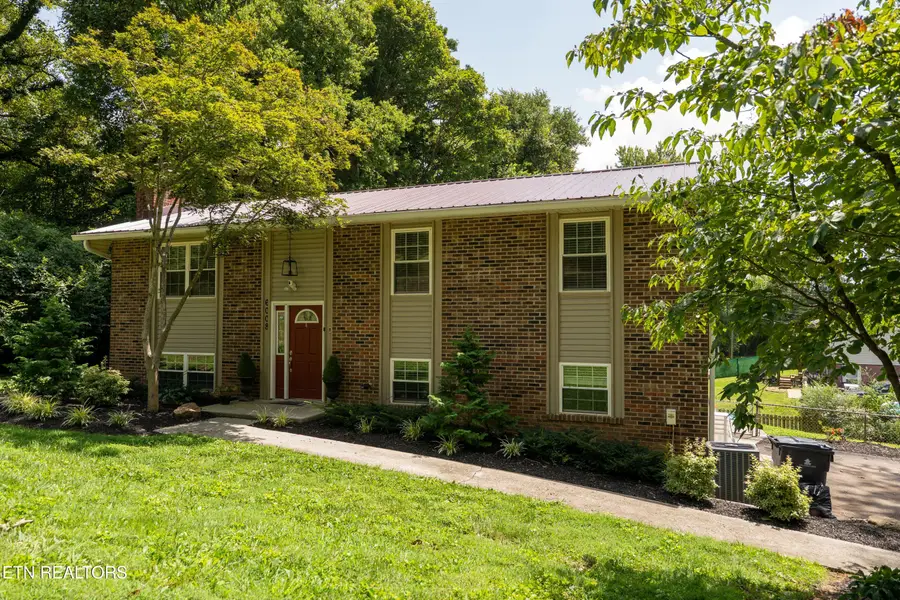 6008 Ridgewood Rd, Knoxville, TN 37918 - #2