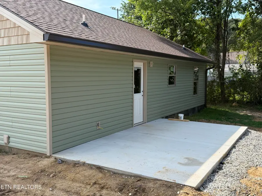 305A S Fowler St, Clinton, TN 37716 - #3