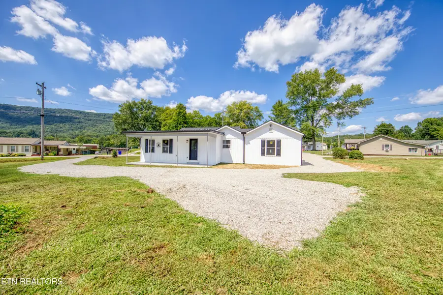 102 Love Drive, Harriman, TN 37748 - #2