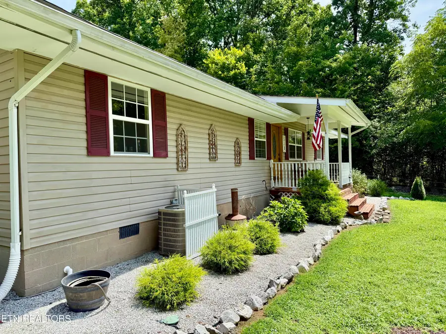 531 Winona Rd, Huntsville, TN 37756 - #3