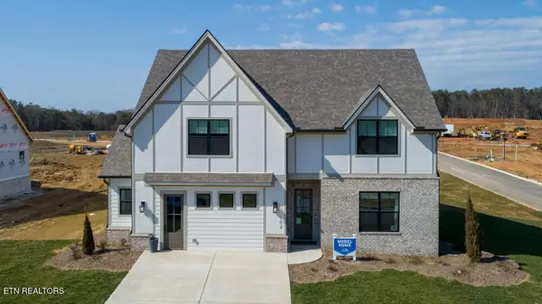 102 Clover Circle, Lenoir City, TN 37772
