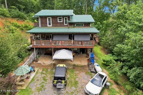 180 N Grand Country Drive, Cosby, TN 37722
