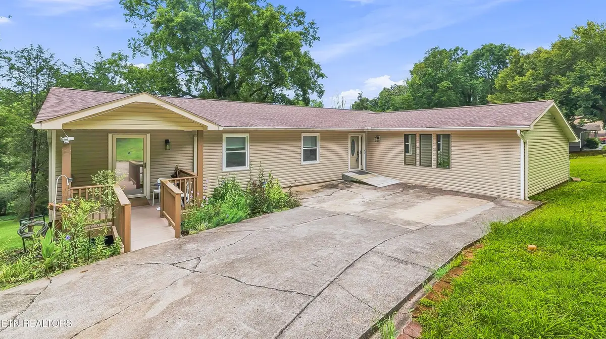 105 Trenton Drive, Oak Ridge, TN 37830 - #1