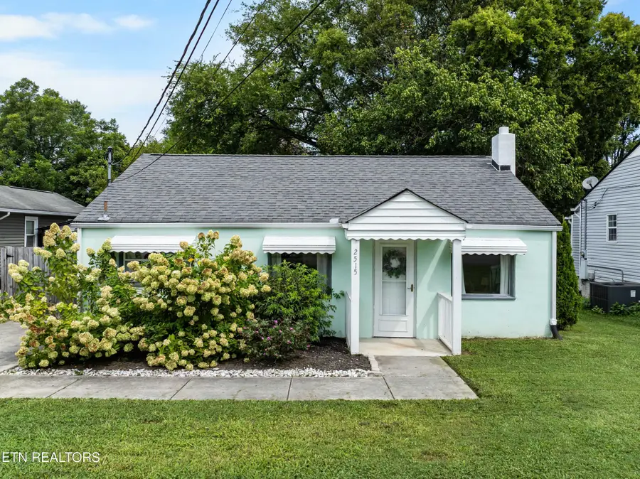 2515 Seymour Ave, Knoxville, TN 37917 - #2