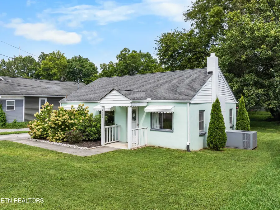 2515 Seymour Ave, Knoxville, TN 37917 - #3