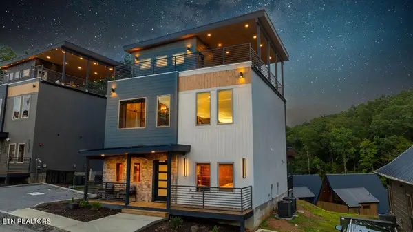 580 Warbonnet Way, Pigeon Forge, TN 37863