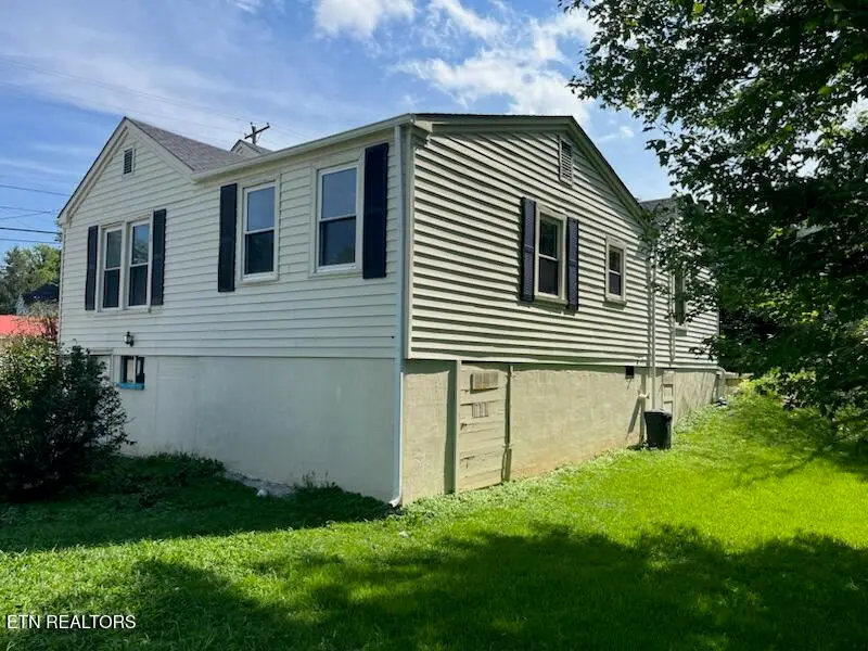 517 E Central Ave, Lafollette, TN 37766 - #2