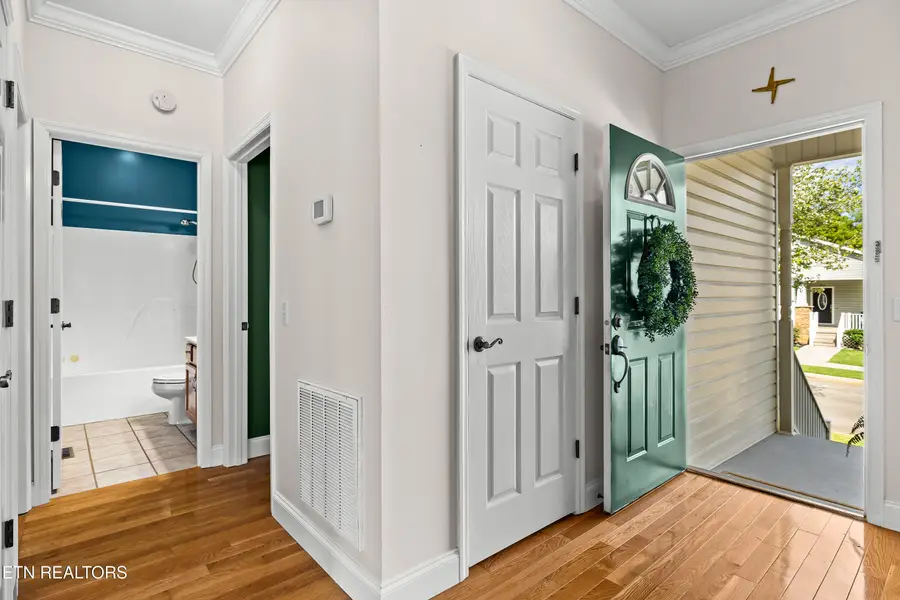 819 Stratford Ave, Sweetwater, TN 37874 - #3
