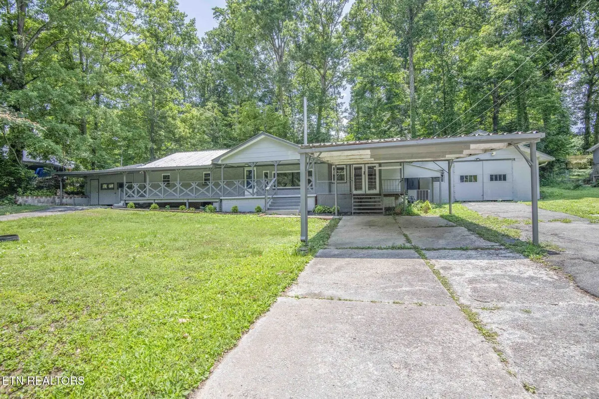 1037 Foust Carney Rd, Powell, TN 37849 - #1