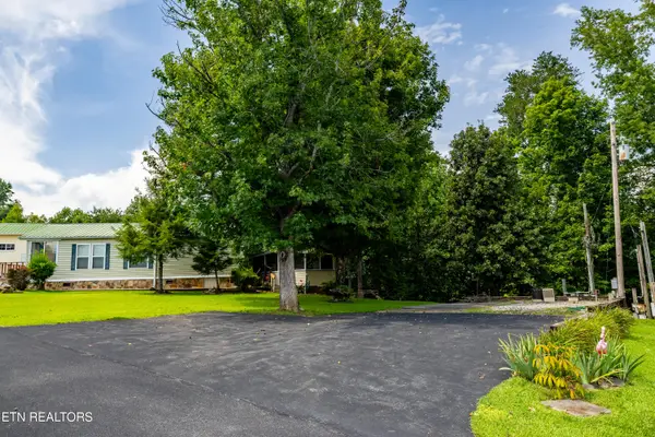 449 Mountain Thrush Drive, Townsend, TN 37882