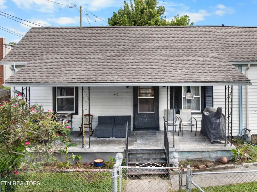 417 E 3rd St, Rocky Top, TN 37769 - #2