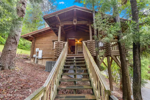 165 N Smoky Mountain Way, Sevierville, TN 37876