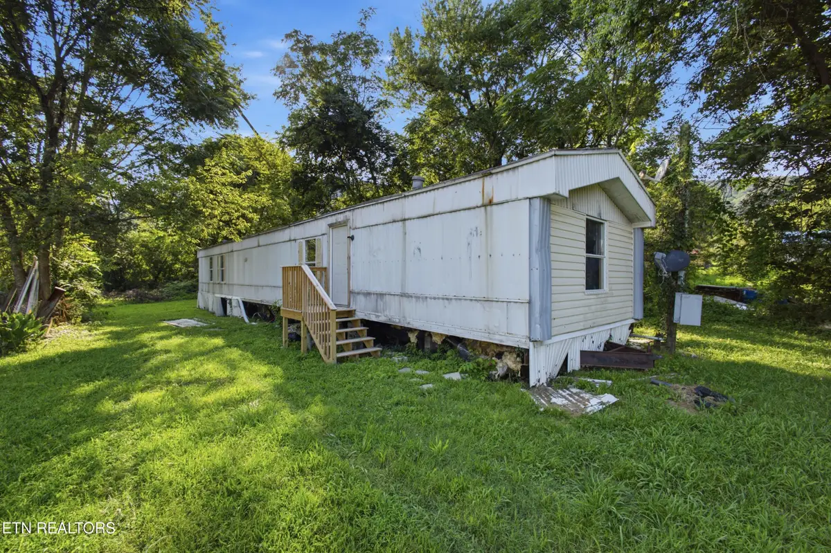 607 W Wheeler St, Rockwood, TN 37854 - #1