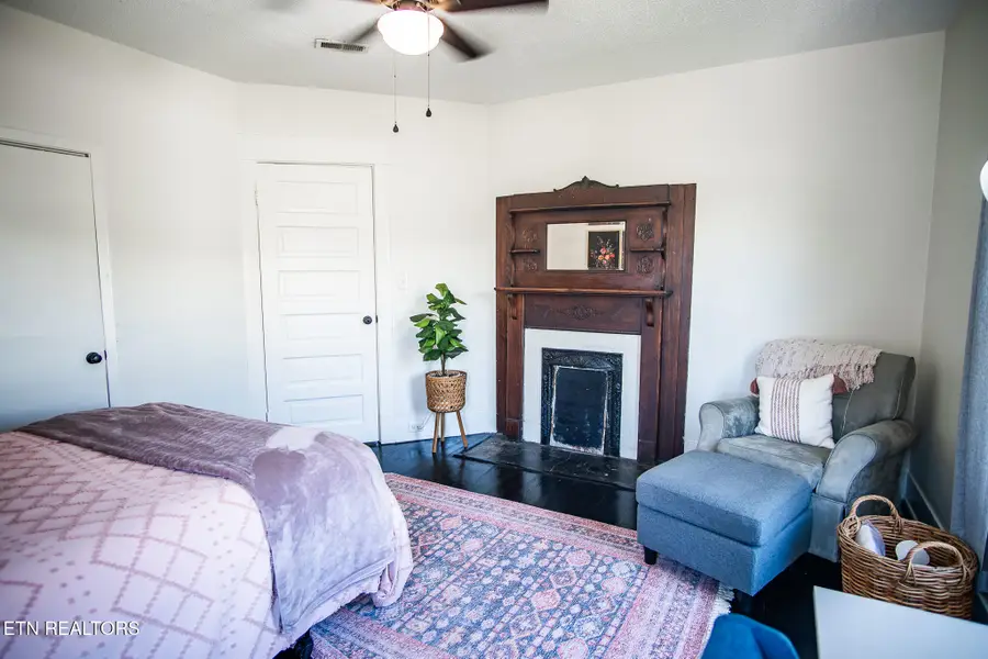 2710 N Central St, Knoxville, TN 37917 - #2