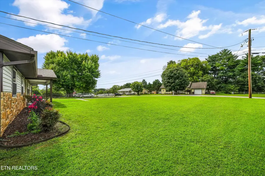 250 Trades Drive, Lenoir City, TN 37771 - #2