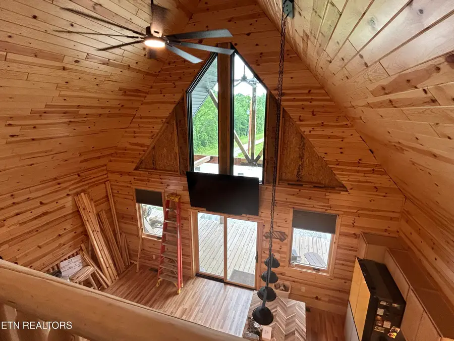 386 Higby Pvt Rd, Robbins, TN 37852 - #3