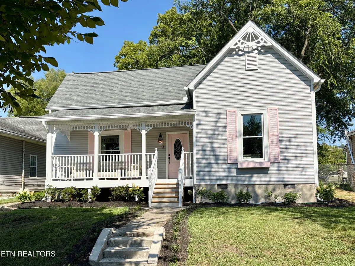 415 E Caldwell Ave, Knoxville, TN 37917 - #1